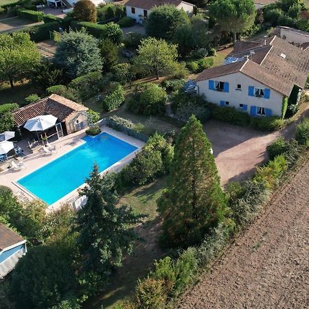 Les Pierres Blanches Bed & Breakfast Bonneuil-Matours Exterior photo